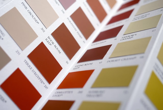 Wybór kolorów do malowania wnętrz – jak go sobie ułatwić